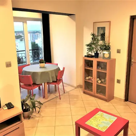 Center - Near The Central Bus Station Apartment